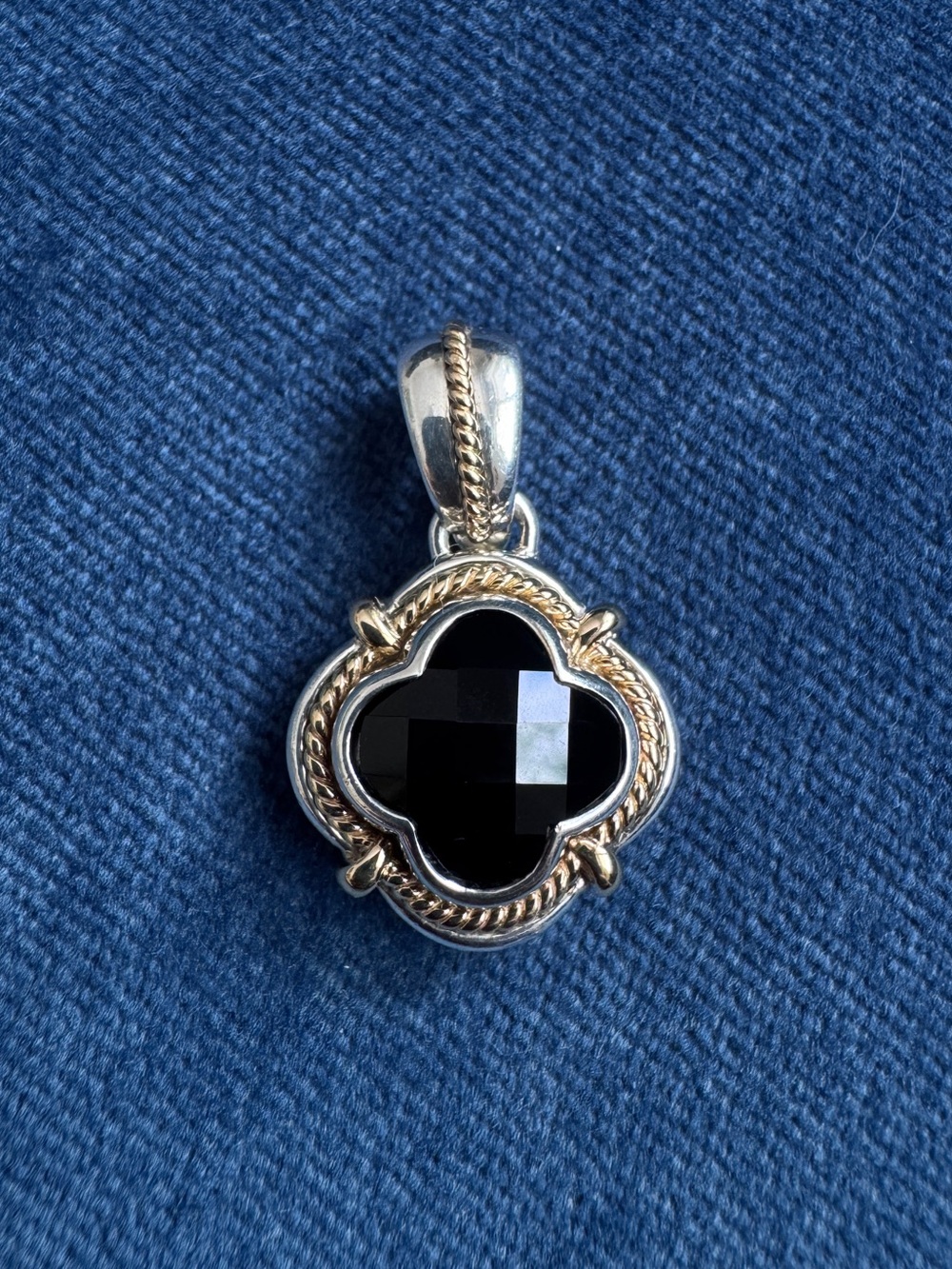 925 Sterling Silver With 18k Gold  Black onyx Clover Pendant.